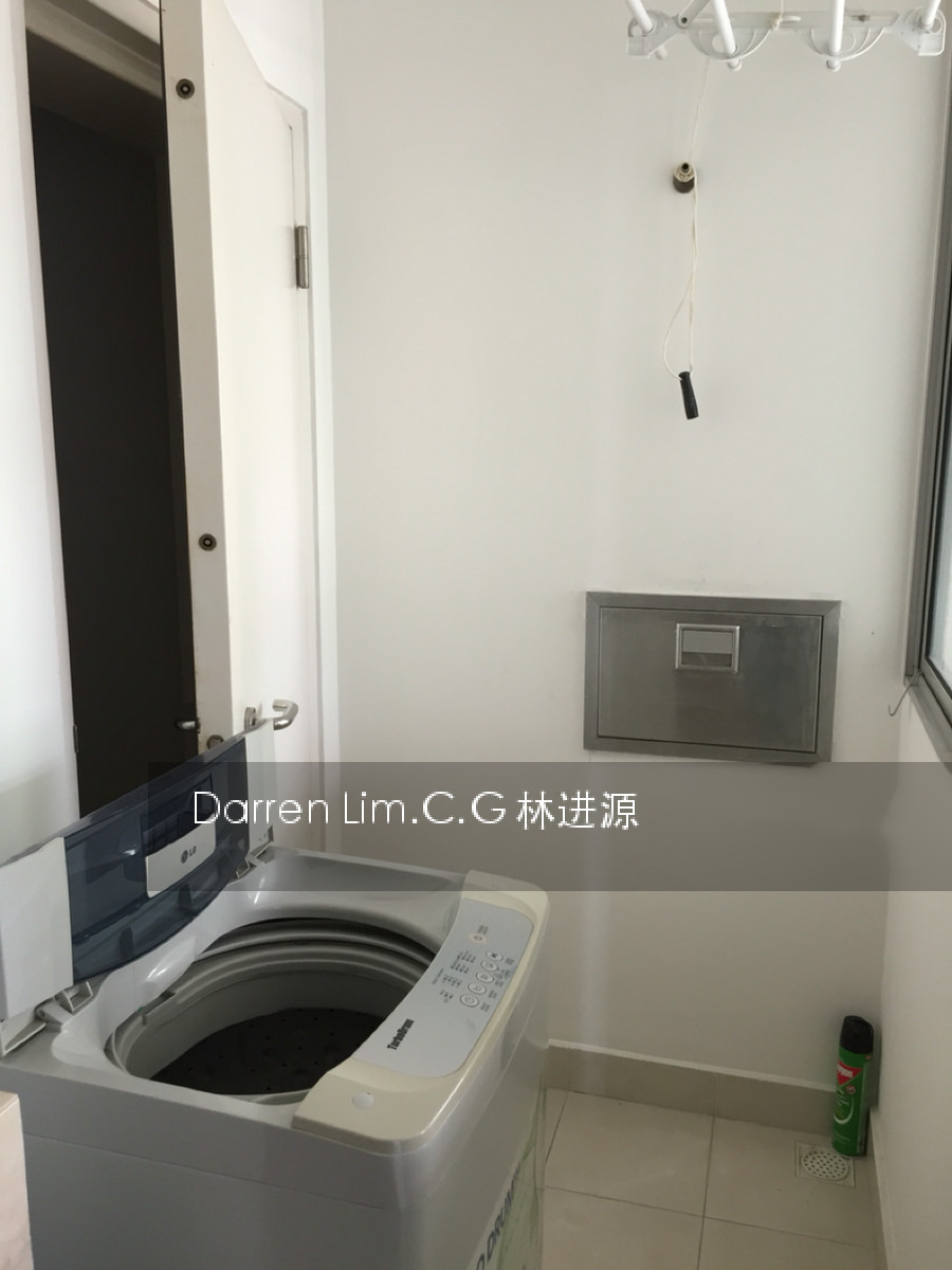 The Lakeshore (D22), Condominium #130461102